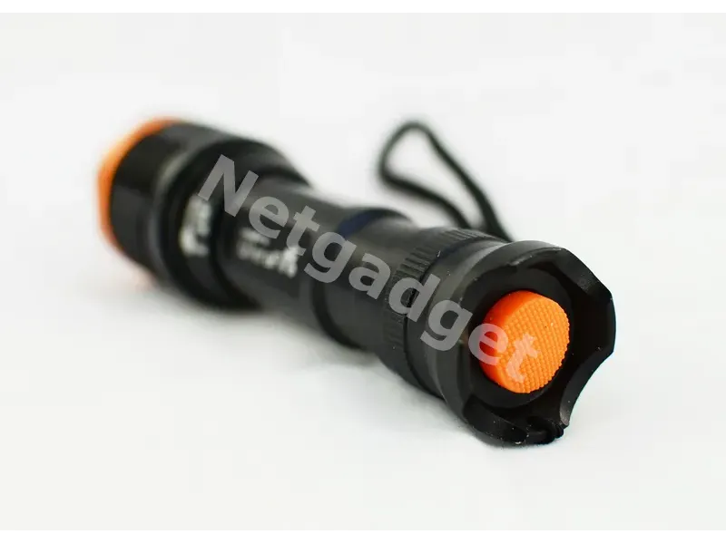 Lampe de poche multifonction de 1800 lumen - Netgadget